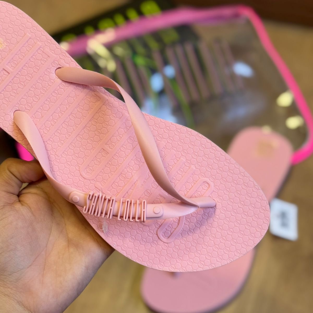 Chinelo Santa Lolla Feminino Borracha Rosa com Necessaire Transparente - Imagem 2