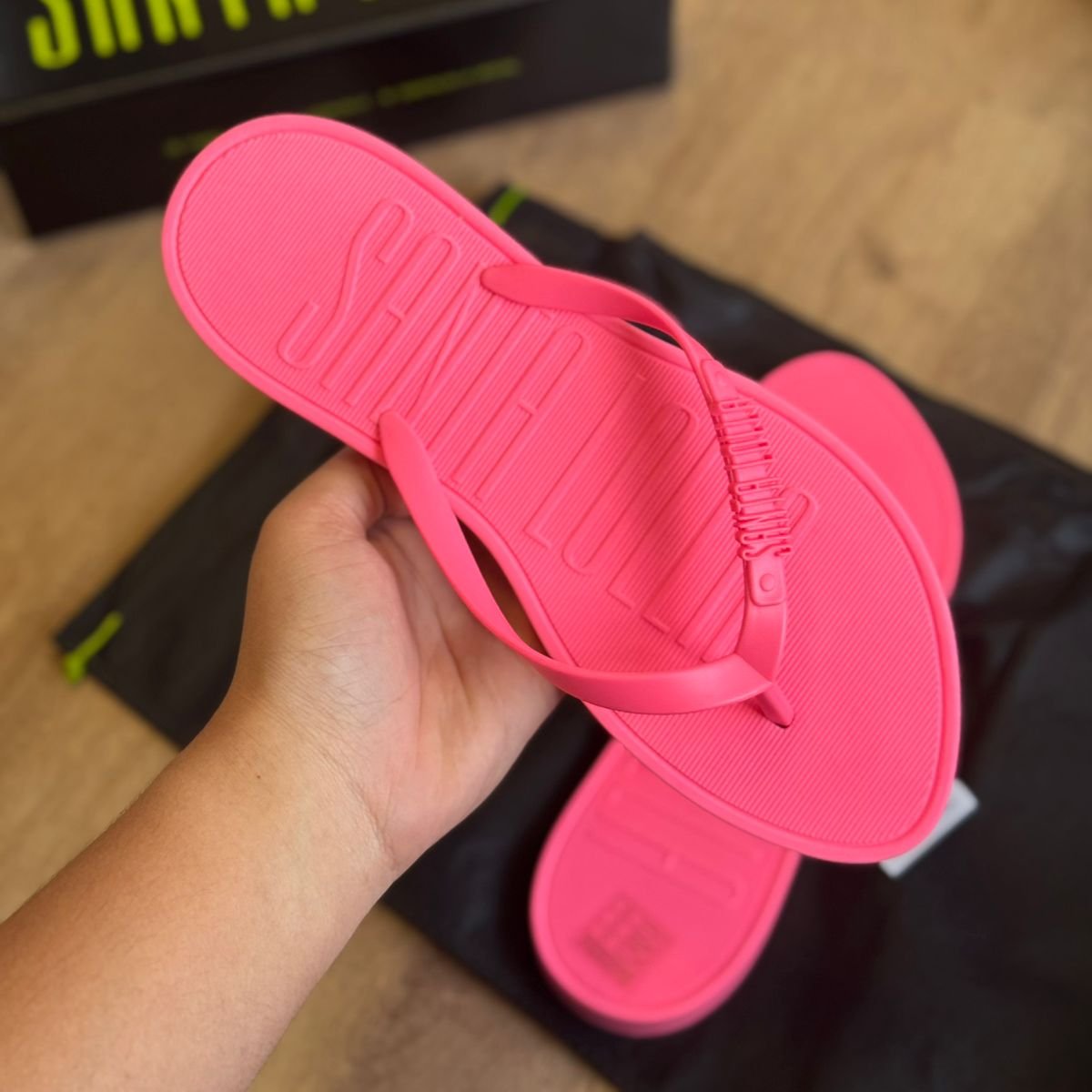 Chinelo Santa Lolla Feminino Borracha Pink Neon - Rosa Vibrante - Imagem 2