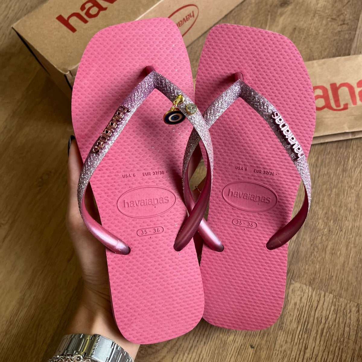 Chinelo Havaianas Slim Square Rosa Glitter Personalizado - Olho Grego e Ponto de Luz