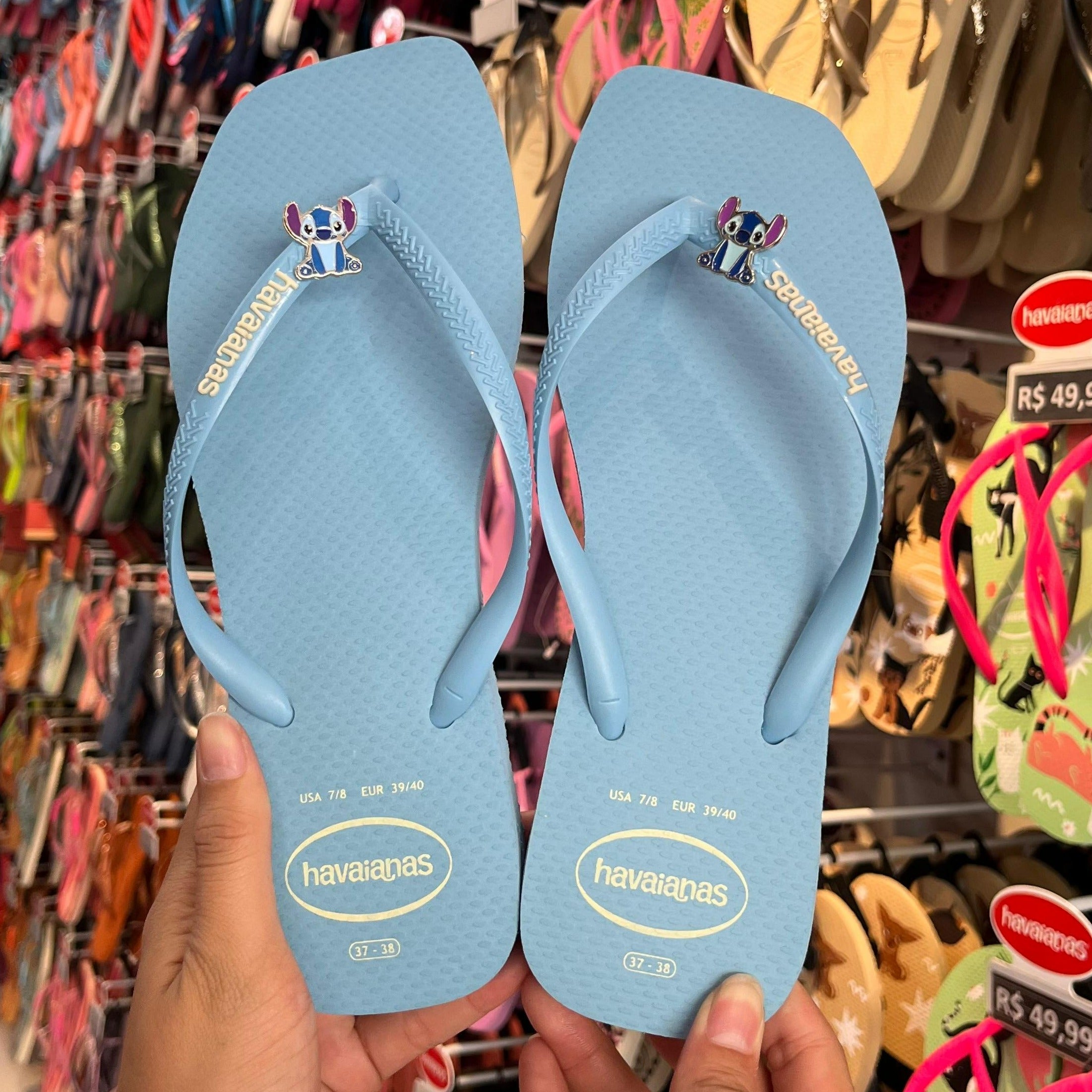 Chinelo Havaianas Slim Square Azul Glacial com Pin Stitch (Disney) - Imagem 2