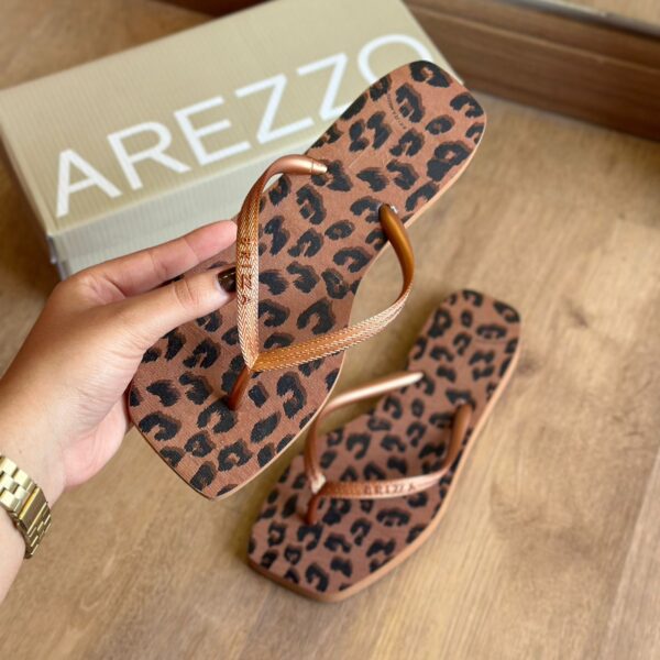 Chinelo Brizza Arezzo Square Animal Print - Onça