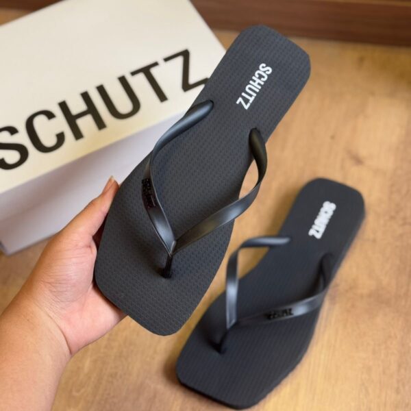 Chinelo Schutz Classic Bico Quadrado Feminino - Preto
