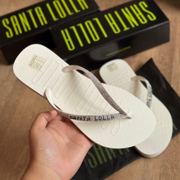Chinelo Santa Lolla Feminino Branco com Strass e Logo Cristal
