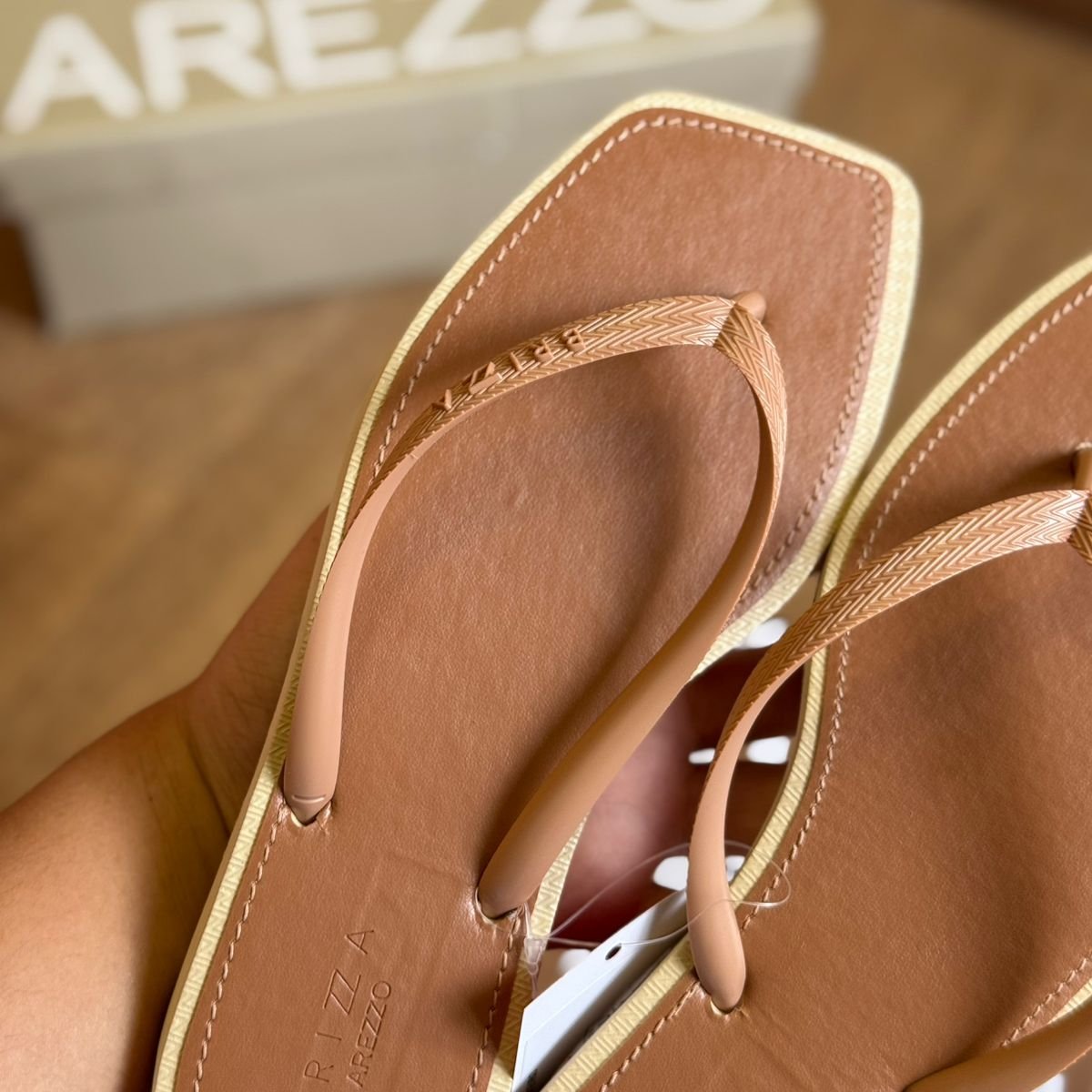 Chinelo Brizza Arezzo Bico Quadrado Feminino Caramelo - Imagem 3