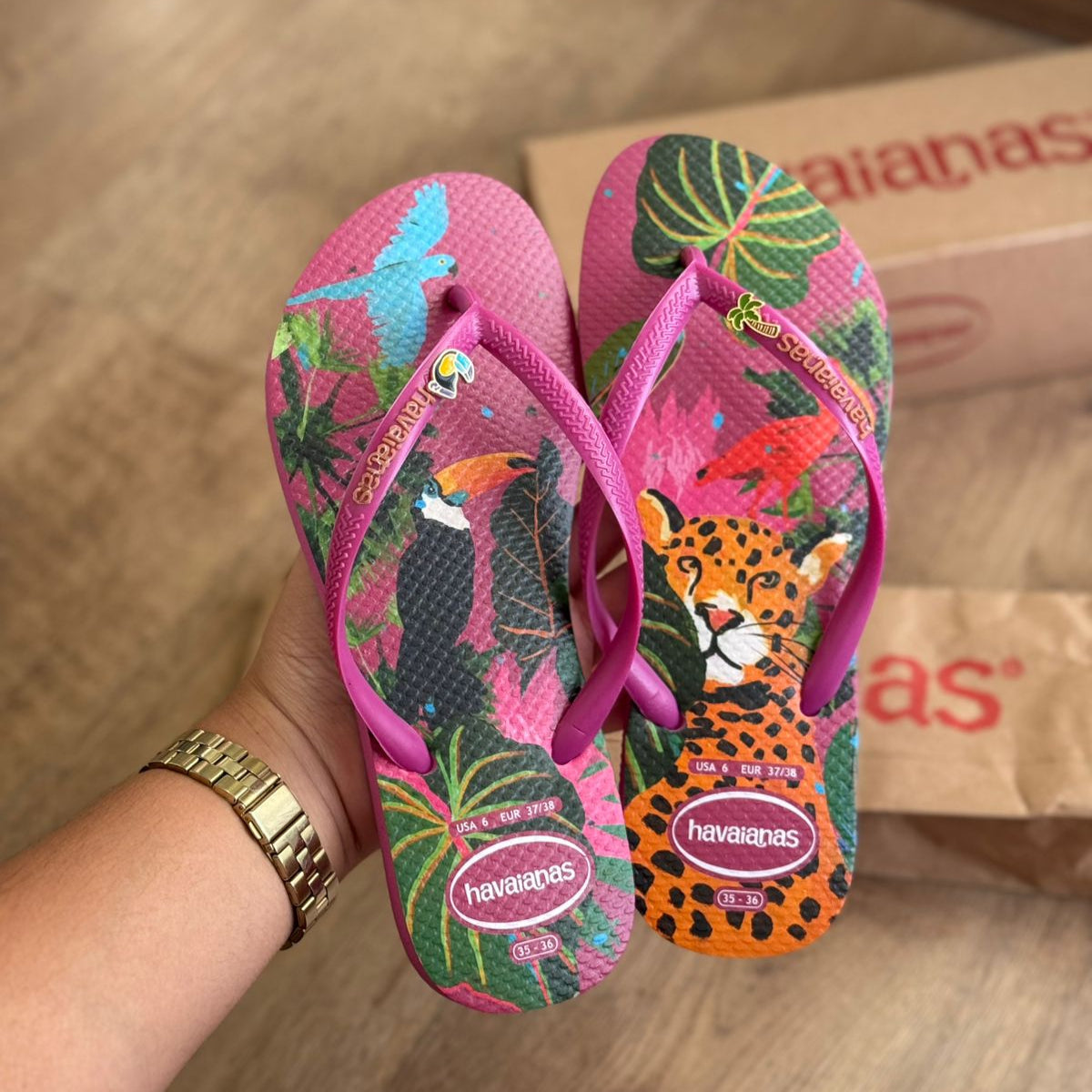Chinelo Havaianas Slim Summer Bliss Estampado - Rosa Magenta com Pins