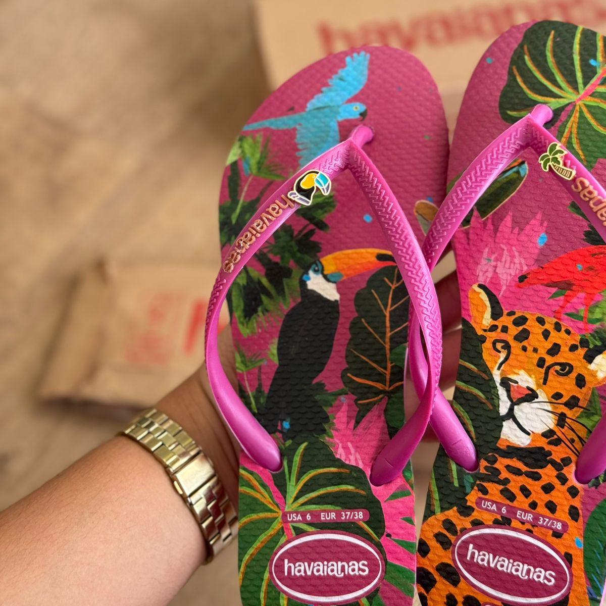 Chinelo Havaianas Slim Summer Bliss Estampado - Rosa Magenta com Pins - Imagem 3