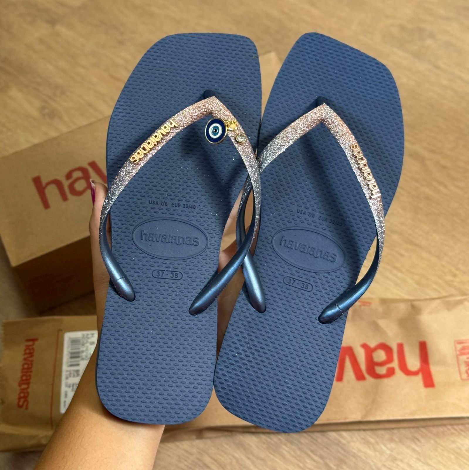 Chinelo Havaianas Slim Square Azul Marinho Glitter Personalizado - Olho Grego e Ponto de Luz